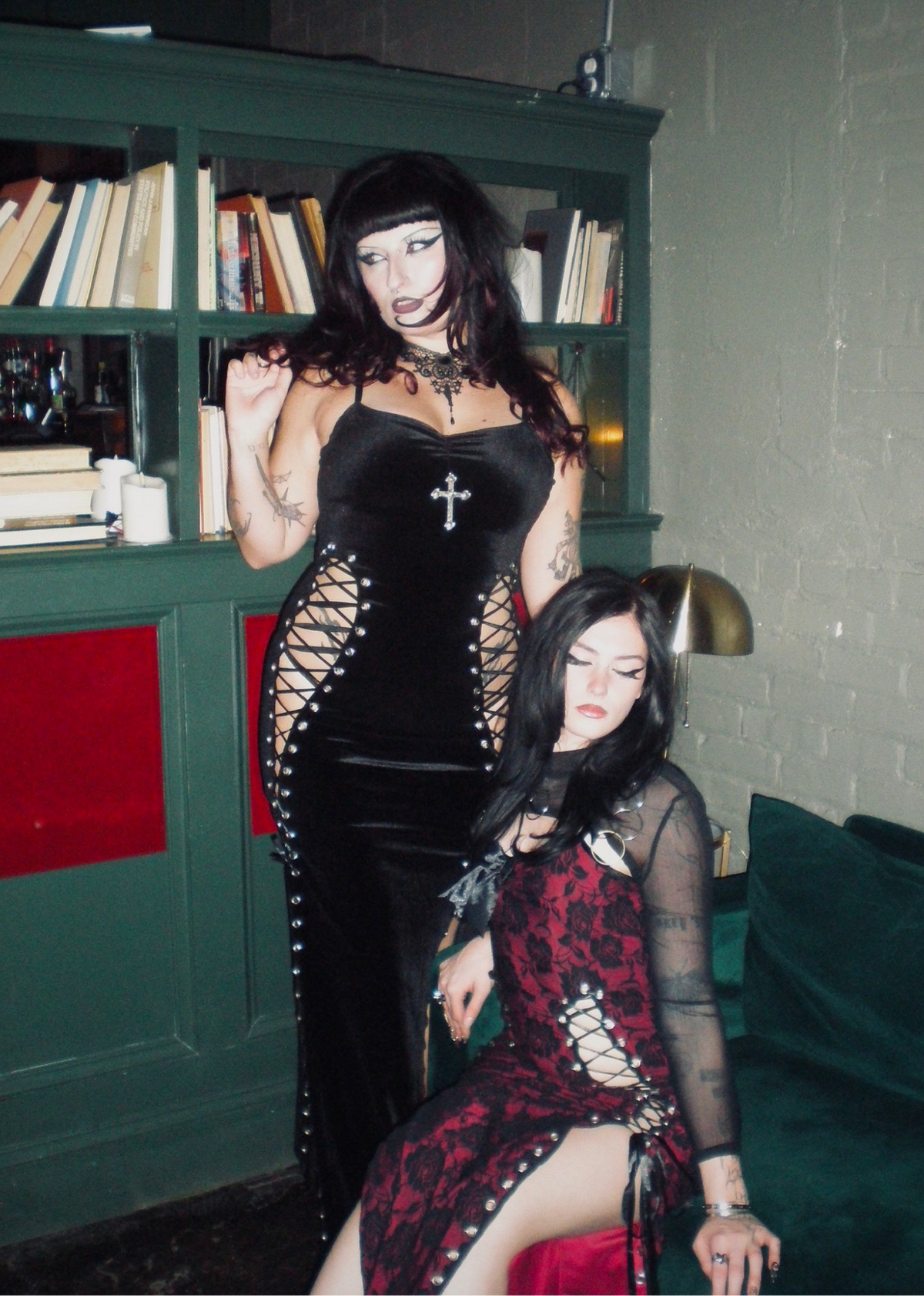 Ravencross Dress (Black) - Model (L), Size 14 - FM2U | Ravencross Dress (Vampiress) - Model (R), Size 8 - FM2U