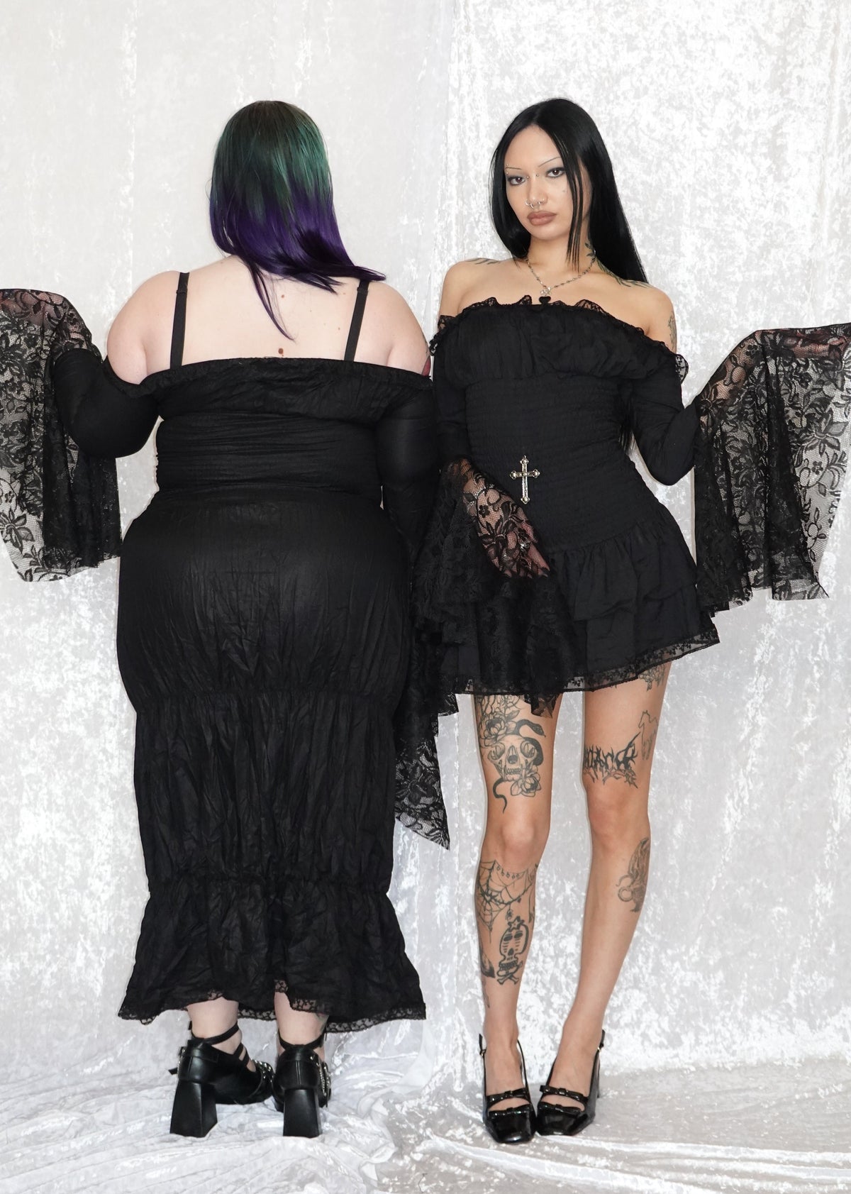 Black Milkmaid (SAMPLE SALE 50% OFF) | Maxi on Model (L) 162cm, Size XL | Mini on Model 167cm, Size XS - FM2U
