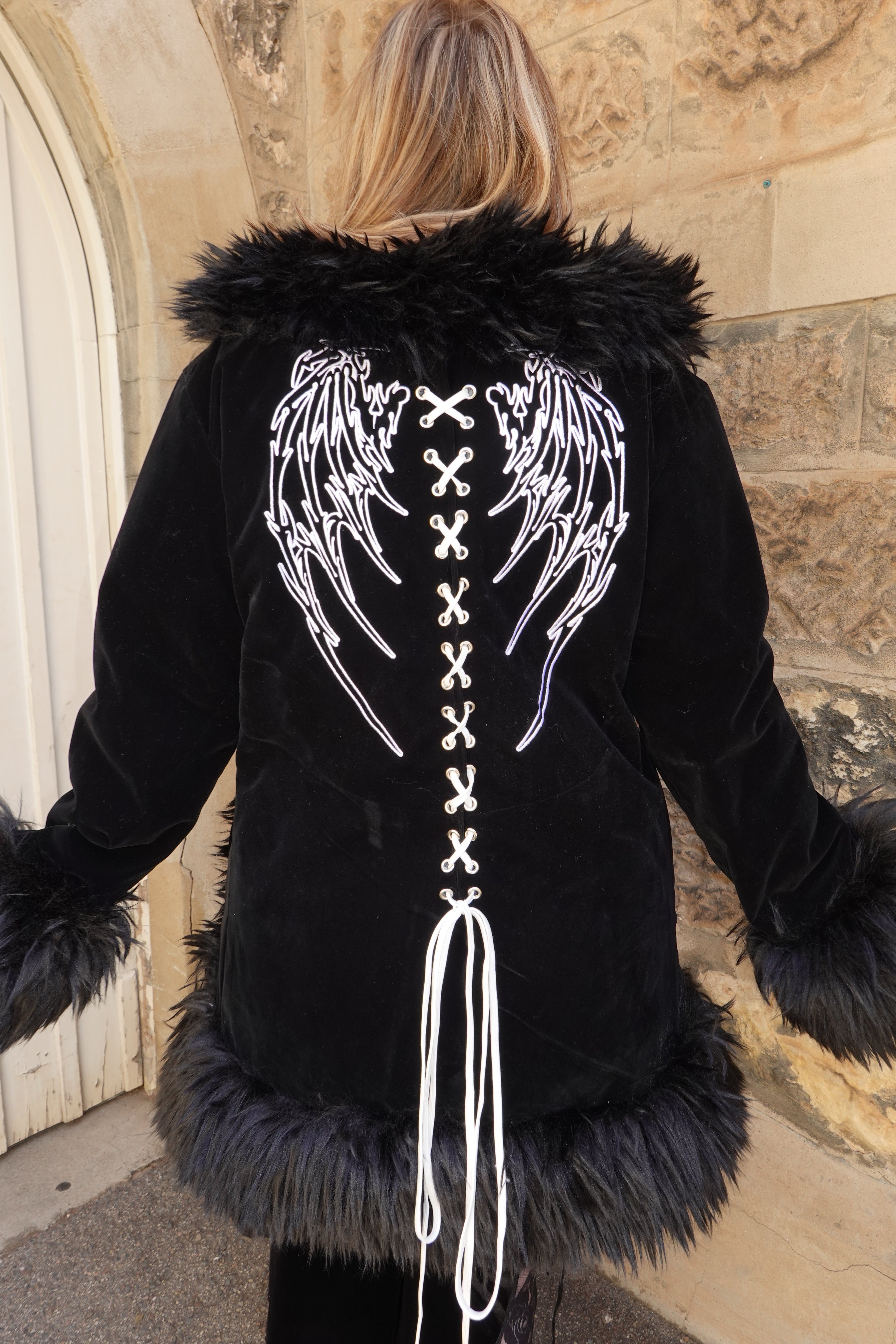 RAVEN'S EMBRACE | FM2U CLOTHING | AUSTRALIA – FROM ME 2 U CLOTHING