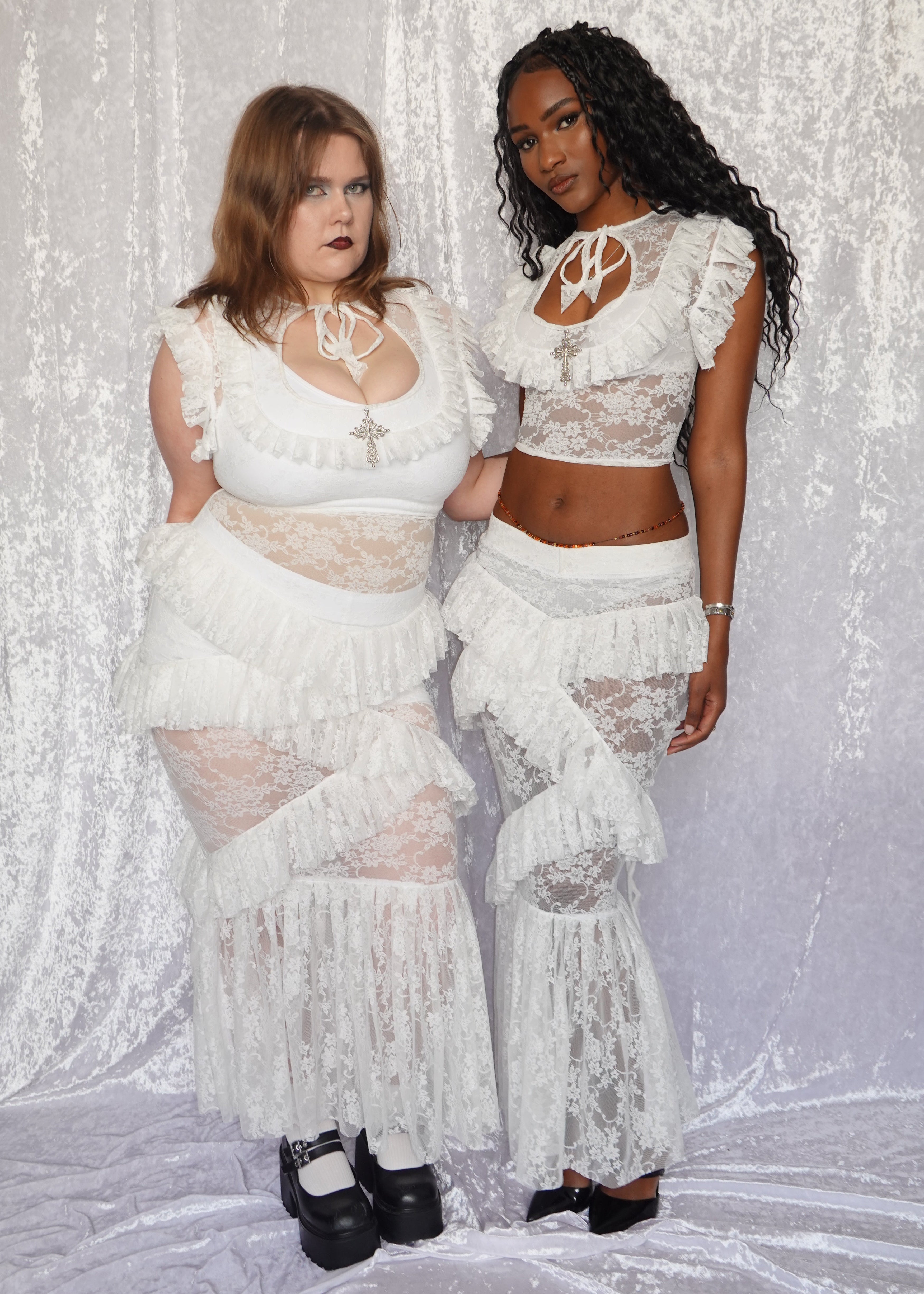 (RIGHT) White Evangeline Lace  Skirt - Model 168cm, Size XS - FM2U
