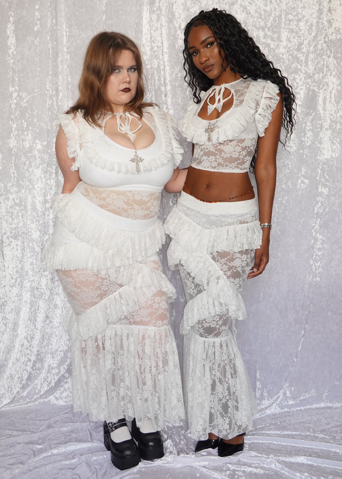 (RIGHT) White Evangeline Lace  Skirt - Model 168cm, Size XS - FM2U