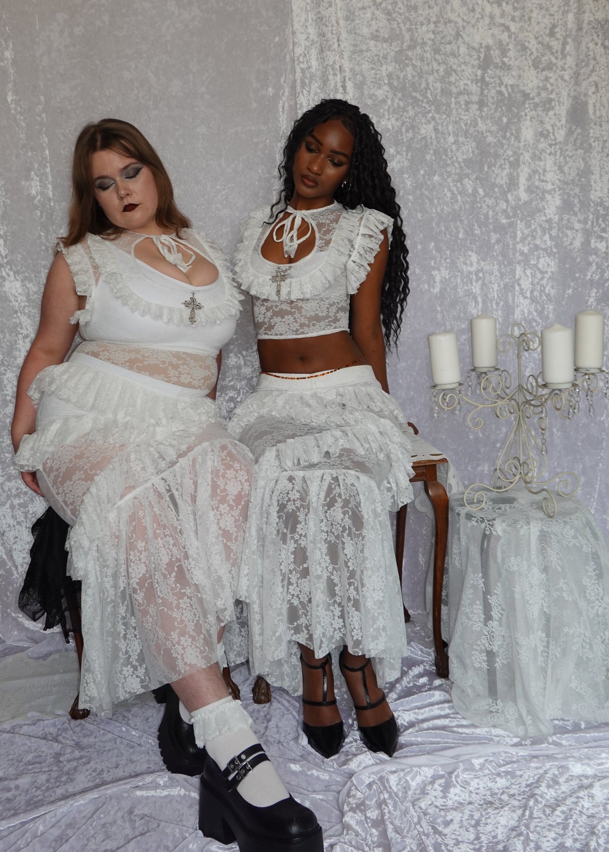 (RIGHT) White Evangeline Lace  Skirt - Model 168cm, Size XS - FM2U